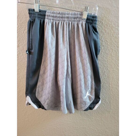 Nike Air Jordan Boy's Gray Dri-Fit Basketball Shorts Size Large(Juniors) - Picture 1 of 3
